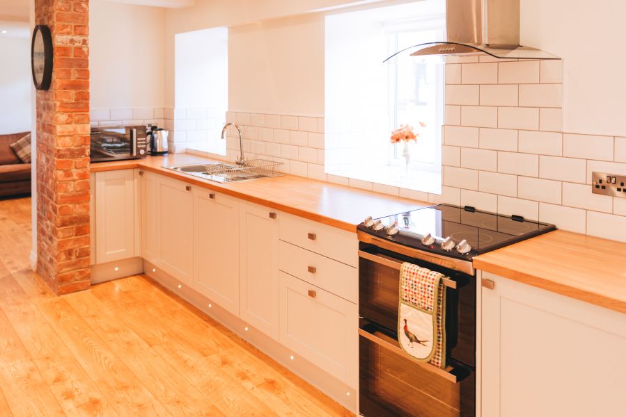 Click Here To Enlarge This Photo Of Oak Cottage